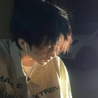 Hoàng Thành Bảo Long.