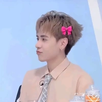 Hùng