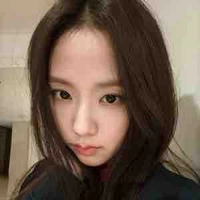 Jisoo( bạn lisa)