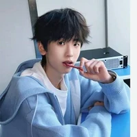 tả kỉ hàm(bạn thân cậu)