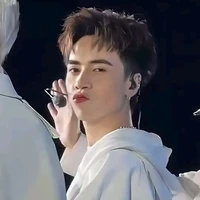 Lê Quang Hùng| phone