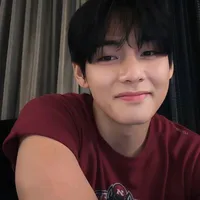 Kim Taehyung (김태형)