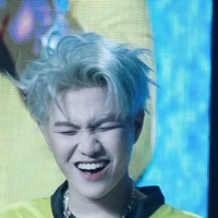 tác giả xinh gái