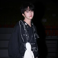 Mõ hỗn cấm chọc