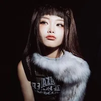 Nguyễn Lê Ngọc Ánh Sáng (Aza-em)