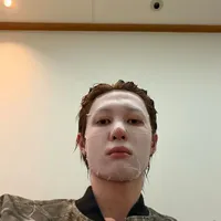 t yêu tiền không có tiền sao mà sống