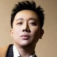 𝘏𝘶𝘺̀𝘯𝘩 𝘛𝘳𝘢̂́𝘯 𝘛𝘩𝘢̀𝘯𝘩