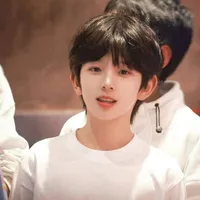 Chen JunMing🐷 *quá khứ*