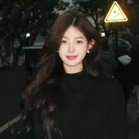 hoàng tần mai (mẹ công,duy)