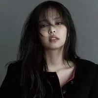 kim Jennie em