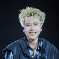 quang hùng
