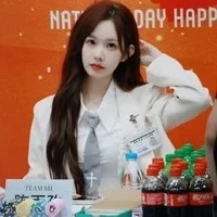 trần vũ tư_nàng