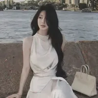 Lục Uyển Như- mẹ nam chính