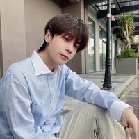 Lê Quang Hùng (phone)