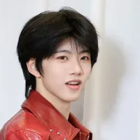 Trương Hàm Thụy/T/