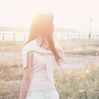 Nguyễn Lê Ngọc Ánh Sáng [ Aza ]