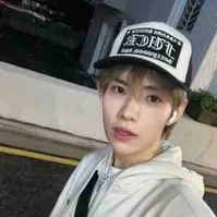 Phan Đức Nhật Hoàng ( Dillan Hoàng Phan)