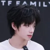 Vương Lỗ Kiệt_gã
