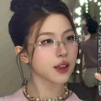 Nguyễn Lê Diễm Hằng (út khờ)