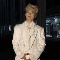 Nguyễn Hoàng Bách ( Jey B )