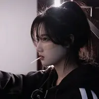 Hoàng Ngọc Anh(chị nuôi{chị cả} của em)