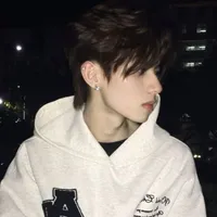 Hạ Thiên Long【Ca sĩ - Người mẫu】