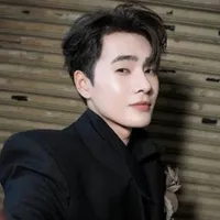 Nhâm Phương Nam (19 tuổi)