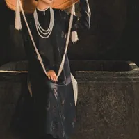 Bà Hoàng-Yến Lê