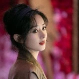 bà dĩnh (mẹ lisa)