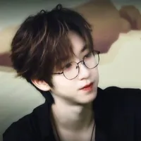 Hạ Tuấn Lâm [E - Rượu vang]