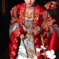 MẪN NHI "má vú"