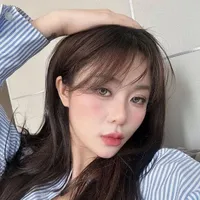 Lê Thy Ngọc ( cô)