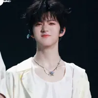 Trương Hàm Thụy(em)