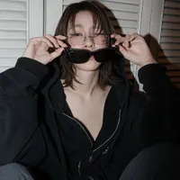 Emi Thasorn (bạn cô)