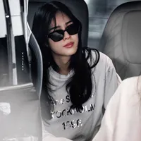 Lingling Kwong 