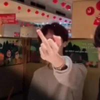 __Ai đó không rõ__