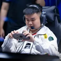 Trương Bình Khánh_tbk_gray