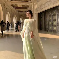 Hồ Mẫn Nhi | Mẹ anh