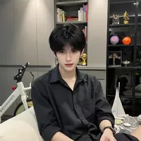 Dương vĩ (bạn thân na9)