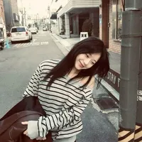 Trần Nhã Huyền • Bông