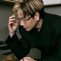 Hoàng Kim Long - ba em