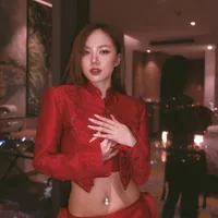 Trần Phương Ly - ( chị )