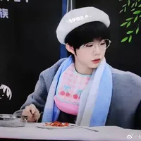 Trần Dịch Hàng-cậu-