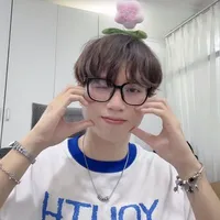 Tác giả nè