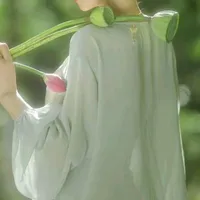 Con Bích - Hầu Huyền Mai