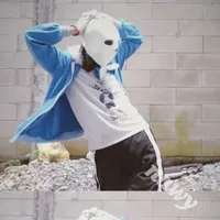 Sans dép hồng