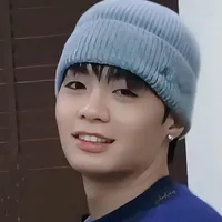 con tác giả 🍷🥀