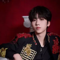 Nhiếp Vĩ Thần-Y