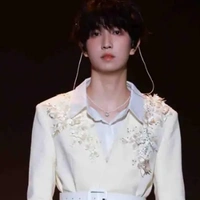 Đồng Vũ Khôn (y)