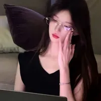 Lâm Tĩnh Hà ( bạn cô)